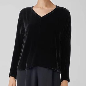 New Eileen Fisher Velvet V-Neck Top With Dolman Sleeves Size Medium in Black